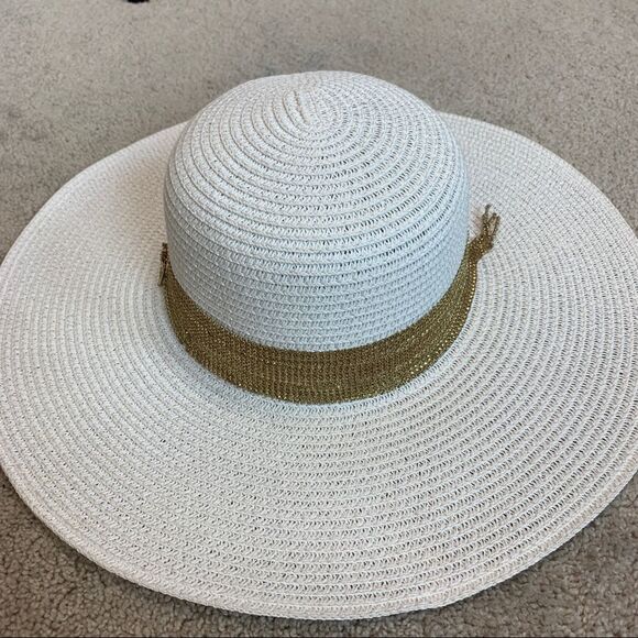 WHITE straw floppy hat gold chain metal embellished detail - Picture 7 of 8